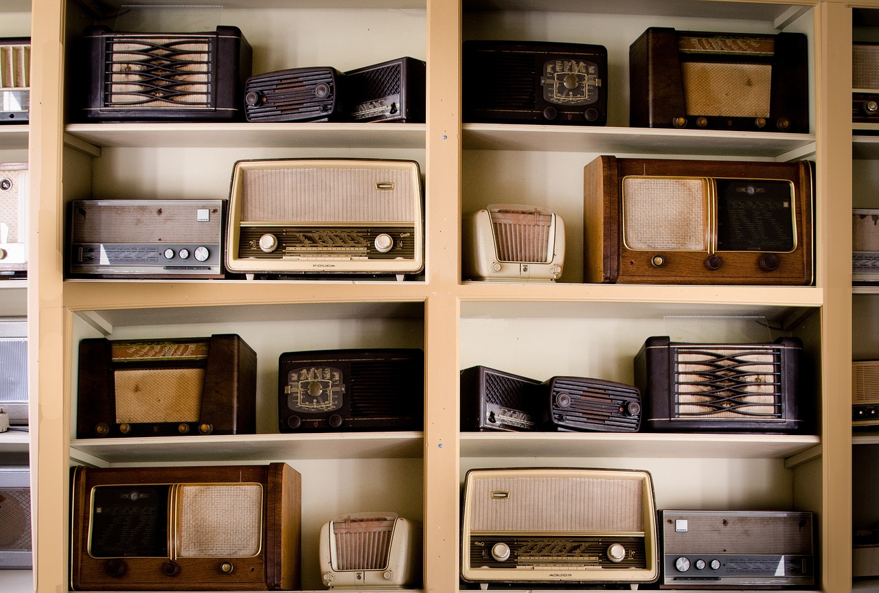 Das Nostalgie Radio in Omas Küche: Warum dieser Klang niemals verstummt